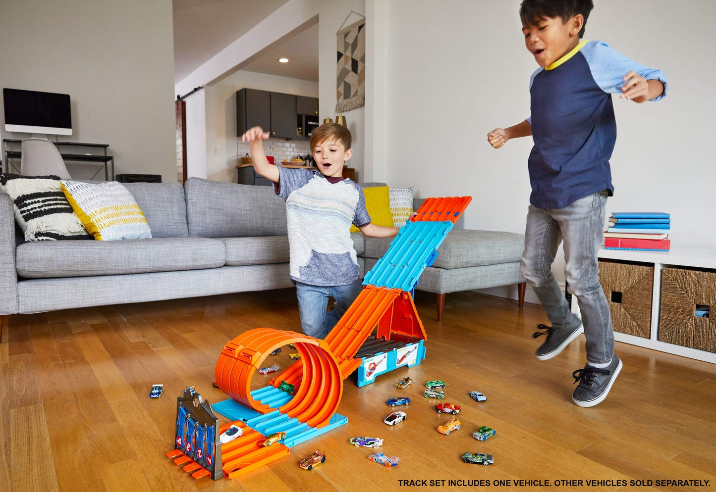Hot Wheels Race Crate With 3 Stunts in 1 Set Portable Easy Storage Ages 6 To 10