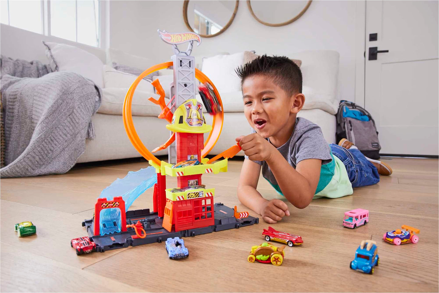 Hot Wheels City Super Loop Fire Station Playset, Track Set With 1 Toy Car