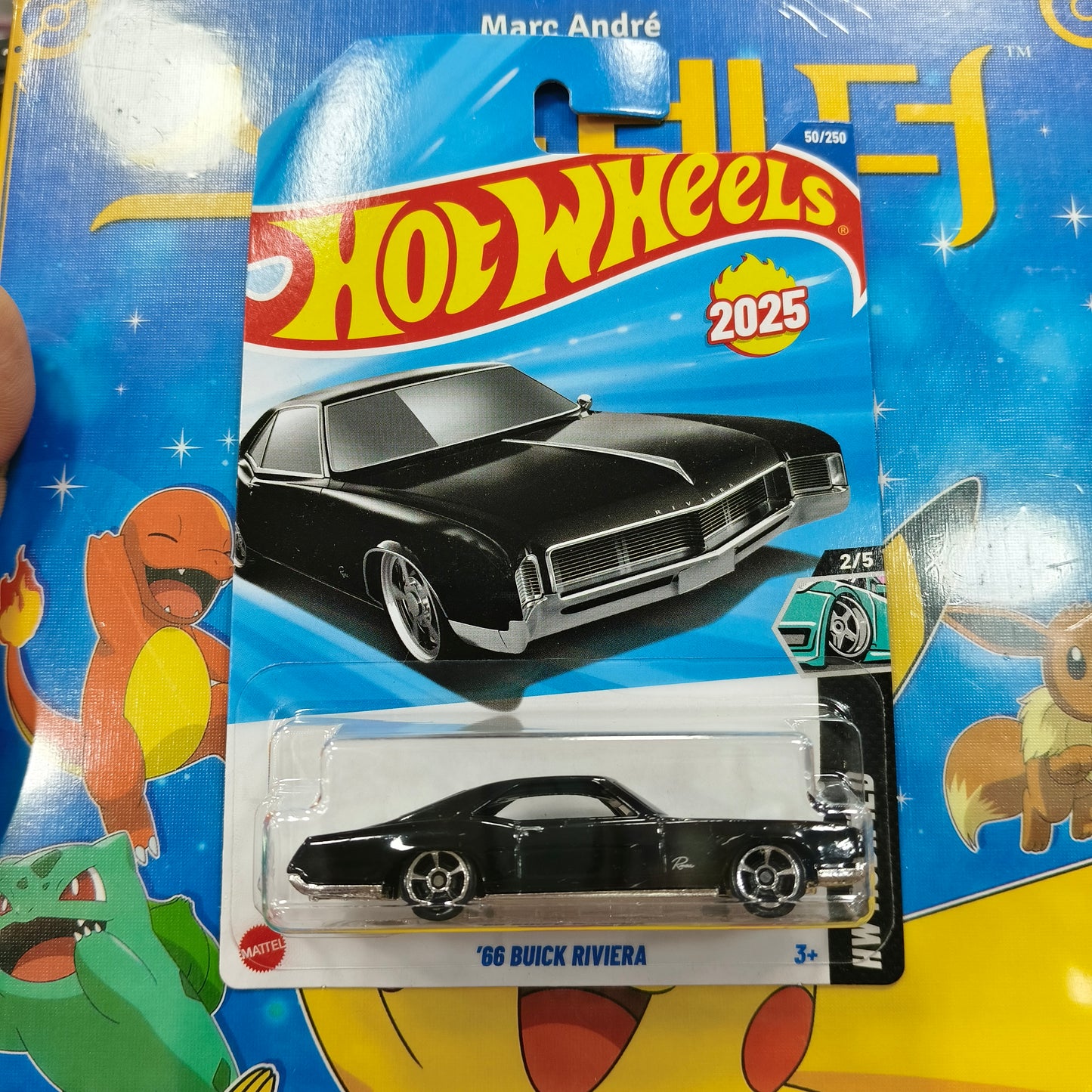 Hot Wheels '66 Buick Riviera