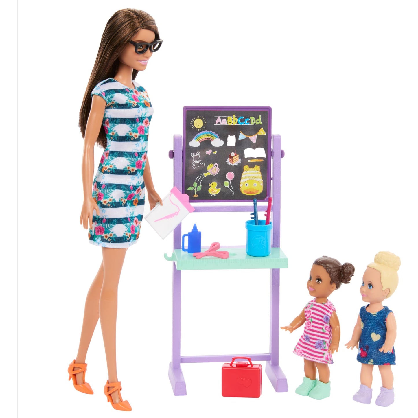Barbie I Love School Dolls & Accessories, Classroom Playset with Fashion Doll, 2 Small Dolls & 20+ Pieces Including Furniture & Flipping Chalkboard
