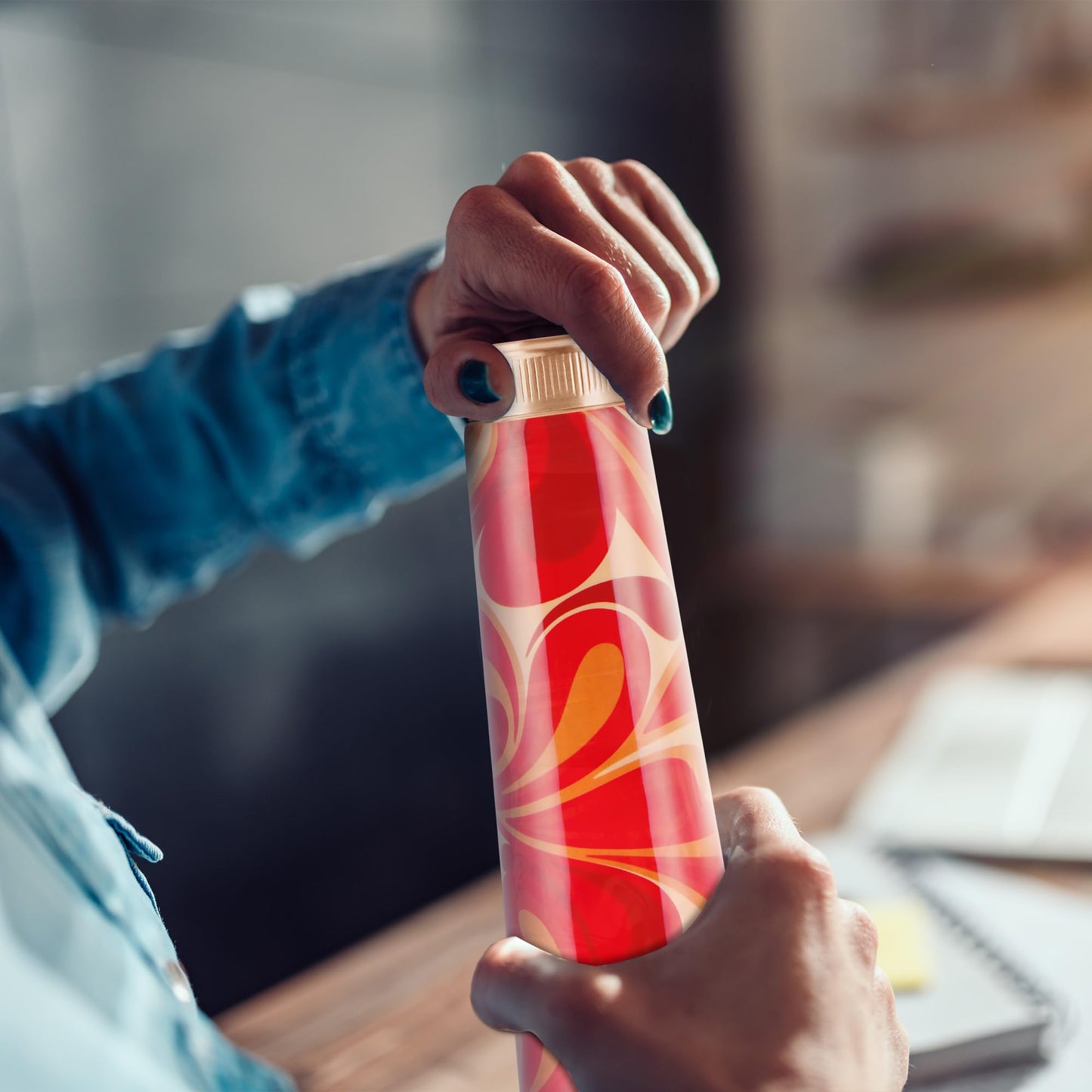 Milton Copper Eterna Diwali Gift Set (1 - Bottle 930 ml and 2-Tumbler 290 ml Each) Abstract Red Lacquer Coating Curved Bottle